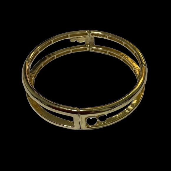 Gold Pearl Bracelet   - Picture 4 of 6